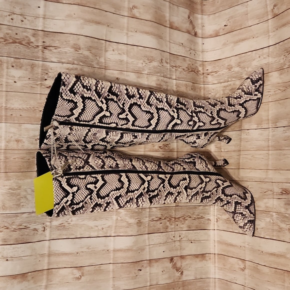 Gianni Bini Boots - Picture 5 of 6